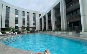 Marina View Comfy Ensuite Room With Private Host And Dogs Solo Guest Only